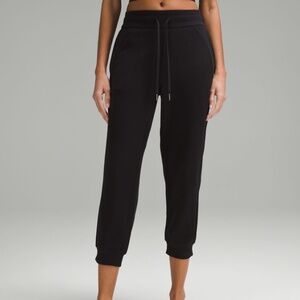 Lululemon Scuba High Rise Cropped Jogger NWOT